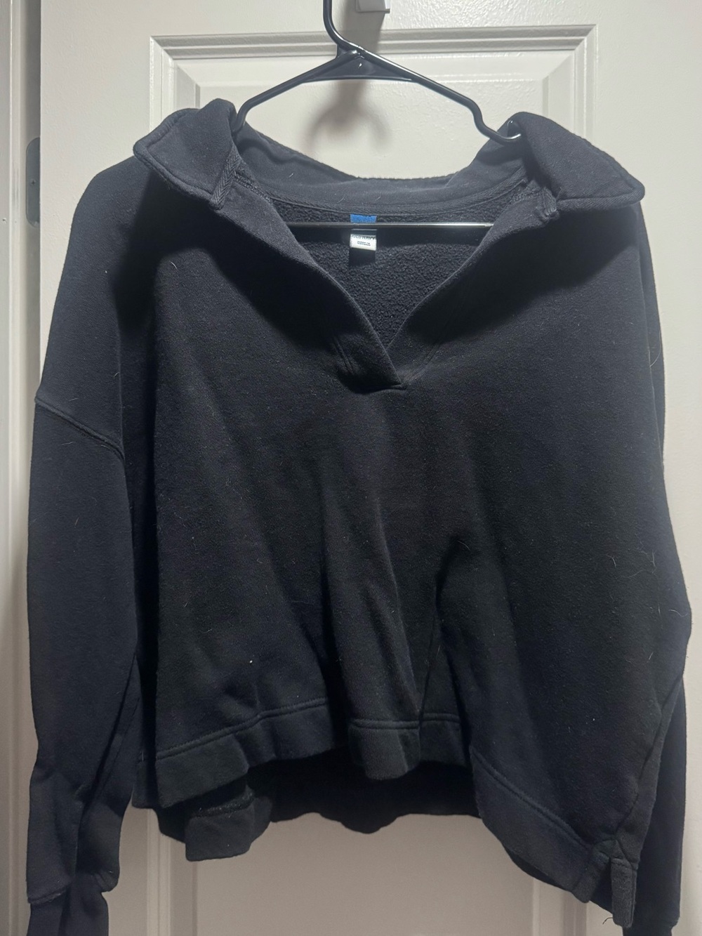 Old Navy Black V-Collar Cropped Pullover Sweatshirt